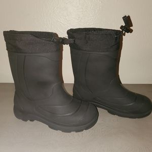 Like New Boys Size 5 Kamik Snow Boots